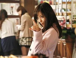 娱乐吃瓜酱男大学生,揭秘娱乐吃瓜酱男大学生的校园生活